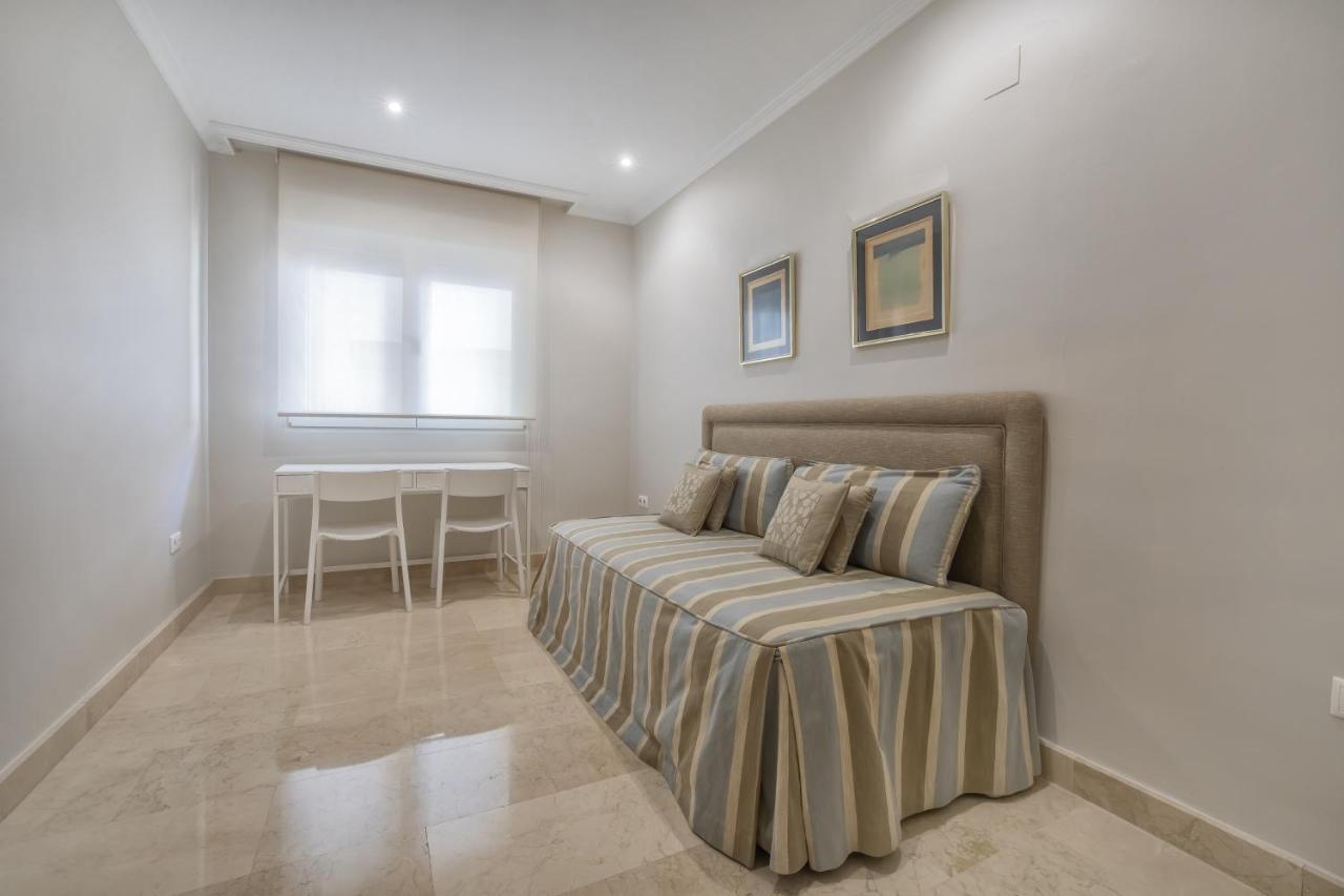Apartamento Los Tilos & Parking & Piscina Cordoba Exterior photo